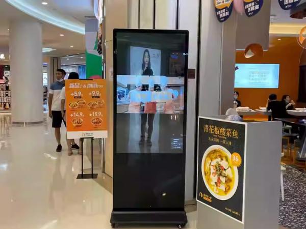 How to choose satisfactory high-brightness LCD advertising display machine screen