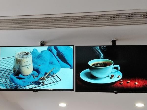 Which manufacturer of LCD display screen for advertising machine is better