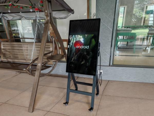 Outdoor TV portable digital kiosk foldable LCD advertising machine display scree