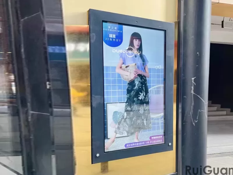 Safety precautions for using outdoor advertising machines
