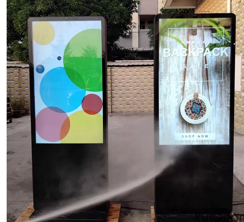 What are the core technologies of outdoor advertising machines?